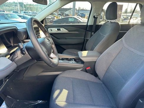 Used 2025 Ford Explorer Active image 9