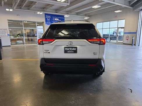 Used 2021 Toyota RAV4 XLE AWD/4WD image 6