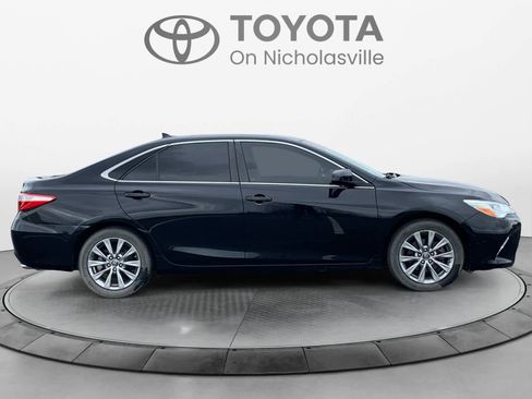 Used 2017 Toyota Camry XLE image 7