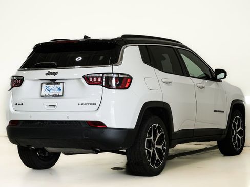 Used 2025 Jeep Compass Limited image 6