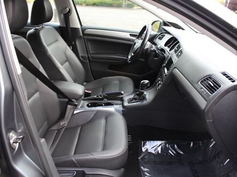 Used 2015 Volkswagen Golf TDI S FWD image 18