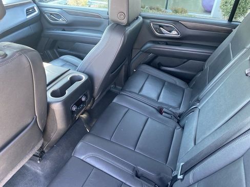 Used 2024 Chevrolet Suburban LT image 9