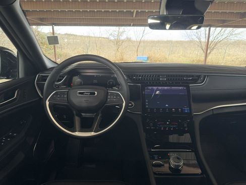 New 2025 Jeep Grand Cherokee L Limited w/ Black Appearance Package image 21