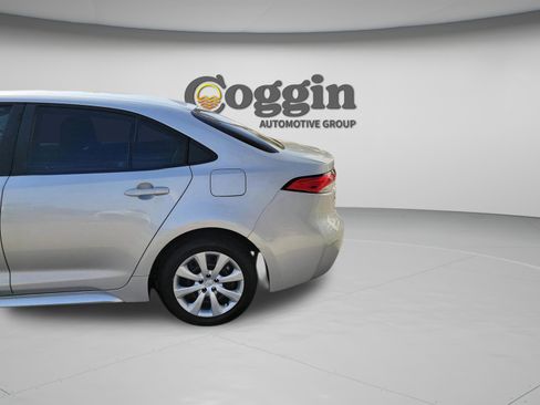 Used 2023 Toyota Corolla LE FWD image 30
