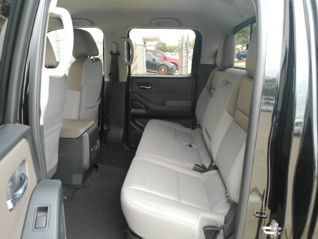 Used 2022 Nissan Frontier SV RWD image 17