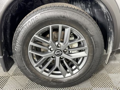 Used 2023 Nissan Rogue S image 31