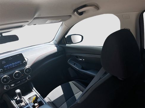 Used 2022 Nissan Sentra SR w/ Midnight Edition image 21