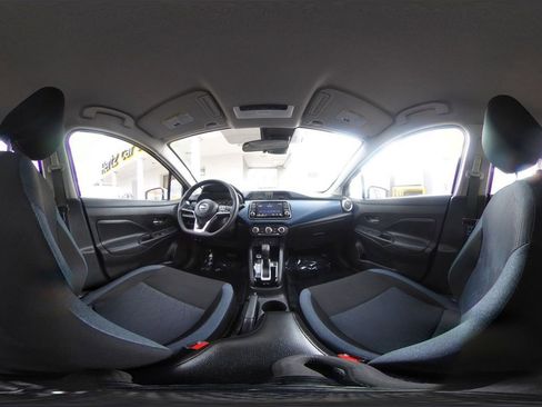 Used 2025 Nissan Versa SV FWD image 39