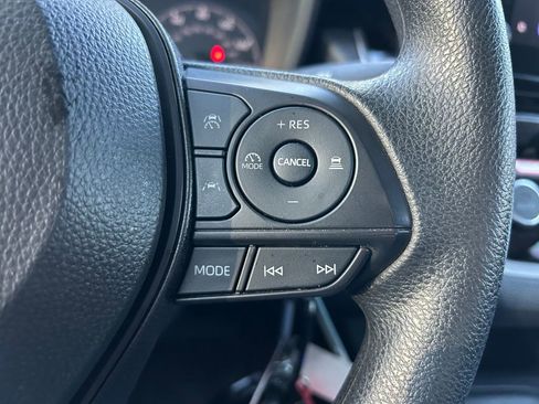 Used 2024 Toyota Corolla LE FWD image 18