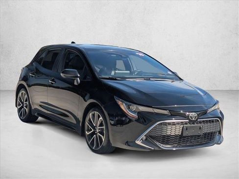 Used 2019 Toyota Corolla XSE image 3