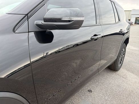 New 2026 Chevrolet Traverse Z71 w/ LPO, Floor Liner Package image 2