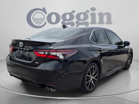 Used 2024 Toyota Camry SE w/ Convenience Package FWD image 6