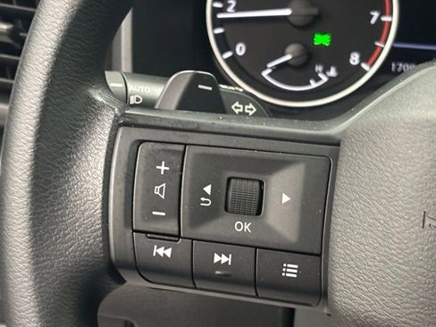 Used 2025 Nissan Rogue S FWD image 20