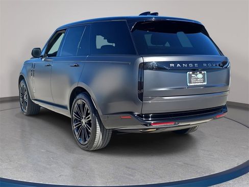 Certified 2025 Land Rover Range Rover SE image 7