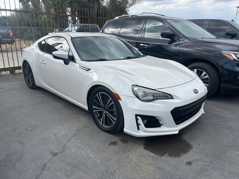 Used 2018 Subaru BRZ Limited w/ Popular Package #2 RWD image 2