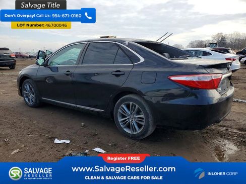 Used 2016 Toyota Camry SE w/ Moonroof Package image 3