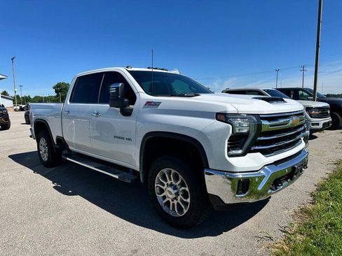 Used 2025 Chevrolet Silverado 2500 LTZ w/ LTZ Premium Package AWD/4WD image 2