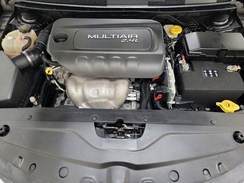 Used 2016 Chrysler 200 Limited image 30