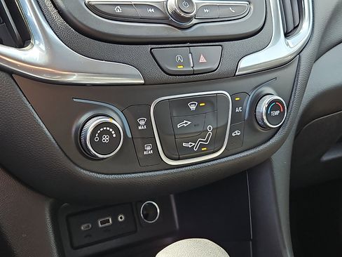 Used 2023 Chevrolet Equinox LT w/ LPO, Floor Liner Package image 15