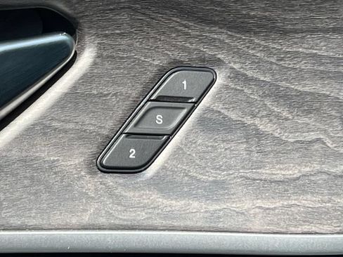 Used 2023 Jeep Grand Cherokee L Limited AWD/4WD image 19