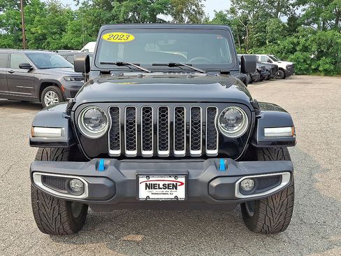 Used 2023 Jeep Wrangler Unlimited Sahara w/ Cold Weather Group AWD/4WD image 35