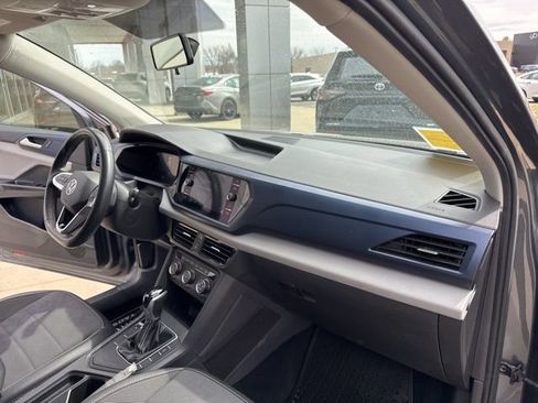Used 2022 Volkswagen Taos SE w/ Panoramic Sunroof Package image 32