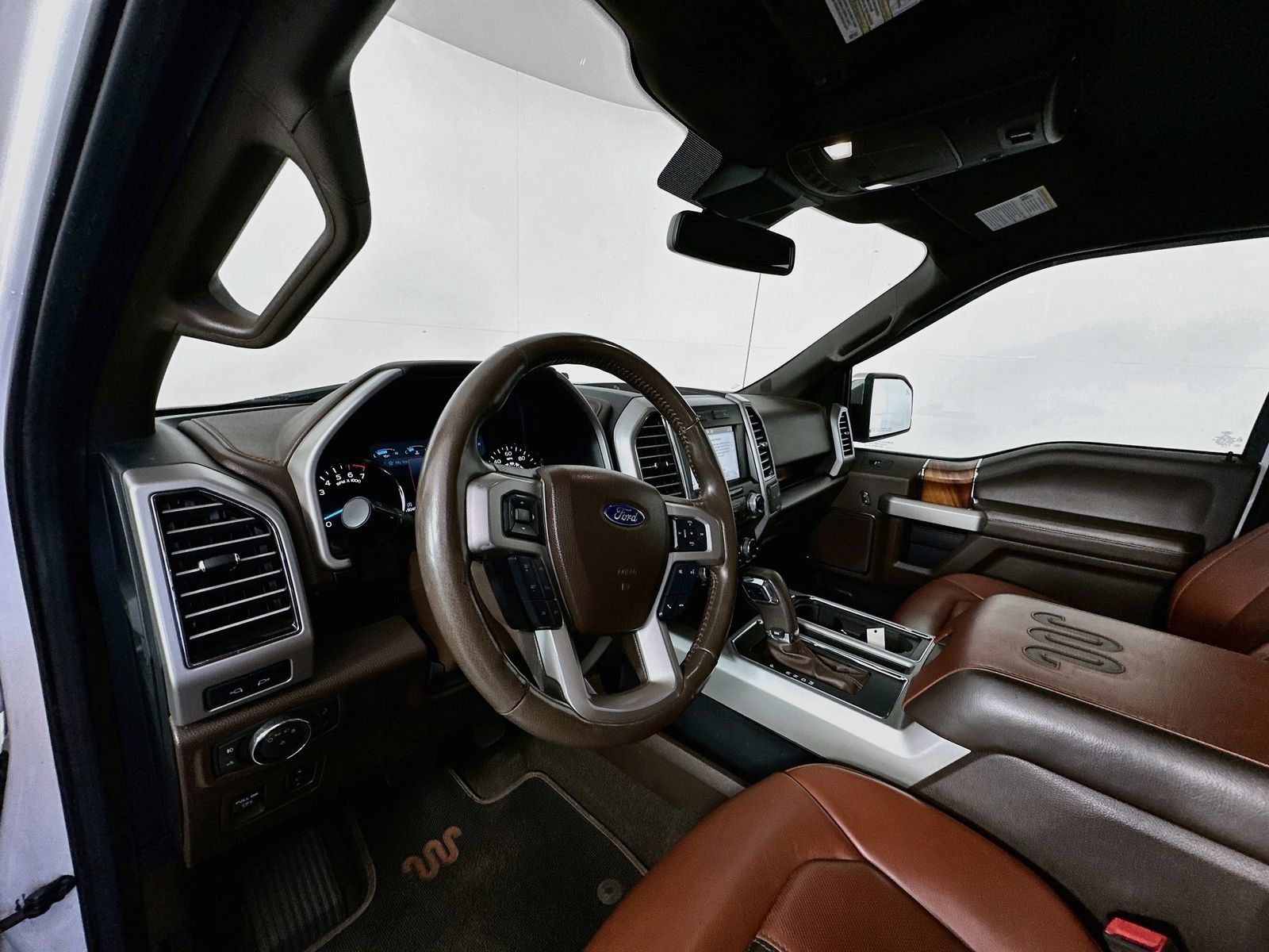 Used 2019 Ford F150 King Ranch w/ Equipment Group 601A Luxury AWD/4WD image 9