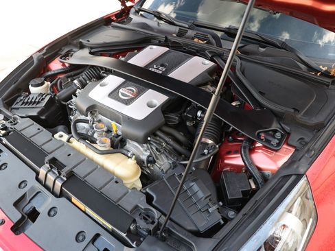 Used 2020 Nissan 370Z Coupe image 51