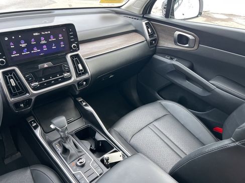 Certified 2023 Kia Sorento S image 21