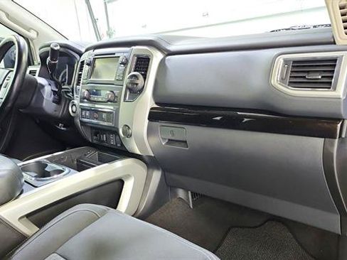 Used 2017 Nissan Titan SV RWD image 24