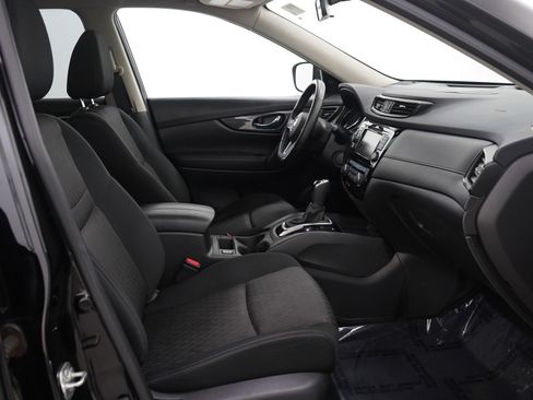 Used 2018 Nissan Rogue SV w/ Sun & Sound Touring Package image 12