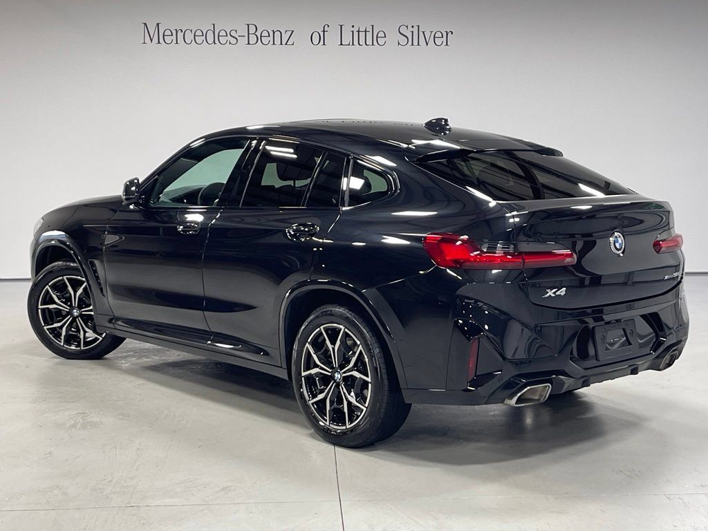 Used 2024 BMW X4 xDrive30i w/ M Sport Package AWD/4WD image 3