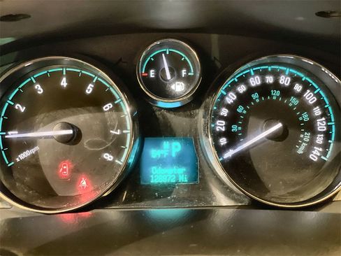 Used 2014 Chevrolet Captiva Sport LT w/ Convenience Package image 12