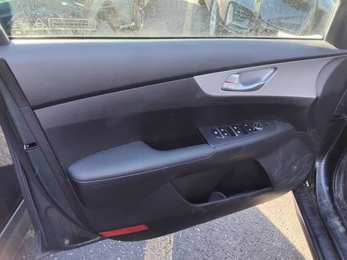 Used 2024 Kia Forte LXS w/ LXS Technology Package FWD image 10