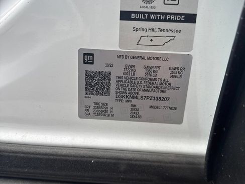 Used 2023 GMC Acadia SLT w/ Technology Package FWD image 14