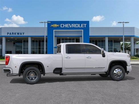 New 2025 Chevrolet Silverado 3500 High Country w/ High Country Premium Package image 5