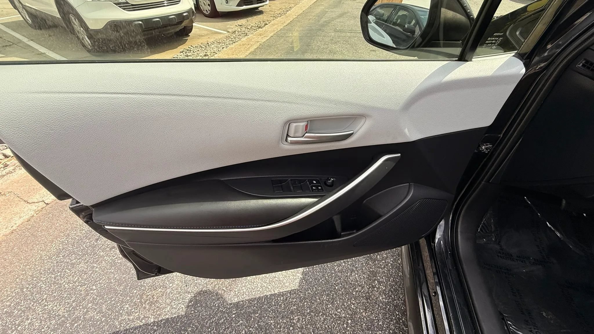 Used 2021 Toyota Corolla SE FWD image 16