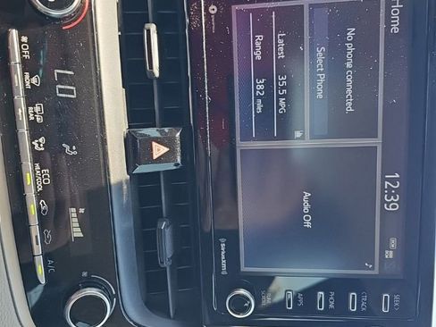 Used 2021 Toyota Corolla LE FWD image 12