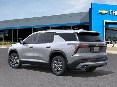New 2026 Chevrolet Traverse LT w/ Driver Confidence Package AWD/4WD image 3