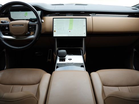 Used 2025 Land Rover Range Rover Long Wheelbase Autobiography image 7