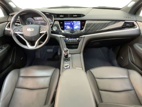 Certified 2025 Cadillac XT6 Premium Luxury image 15