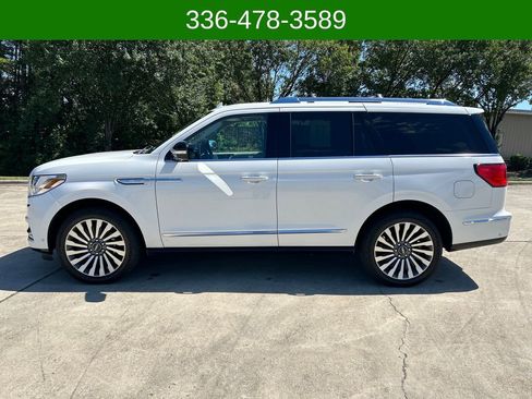 Used 2021 Lincoln Navigator Reserve w/ Luxury Package AWD/4WD image 2