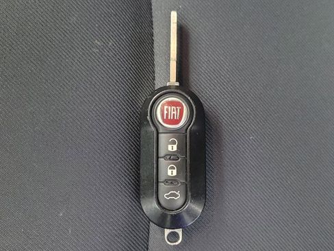 Used 2015 FIAT 500 Pop FWD image 32