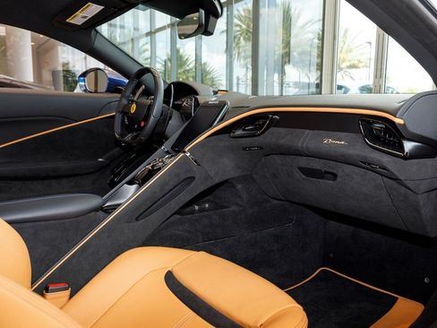 Used 2024 Ferrari Roma RWD image 17