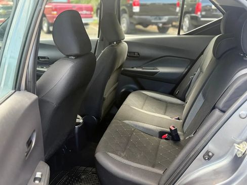 Used 2020 Nissan Kicks S FWD image 11