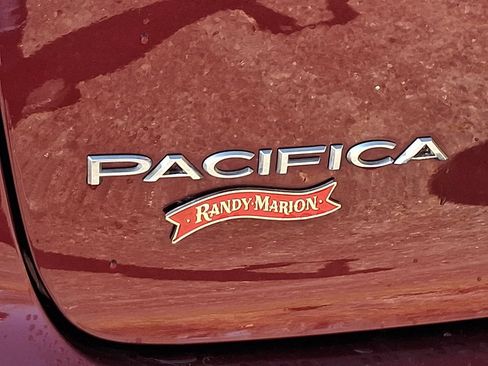 Used 2022 Chrysler Pacifica Touring-L w/ Uconnect Theater Family Group AWD/4WD image 30