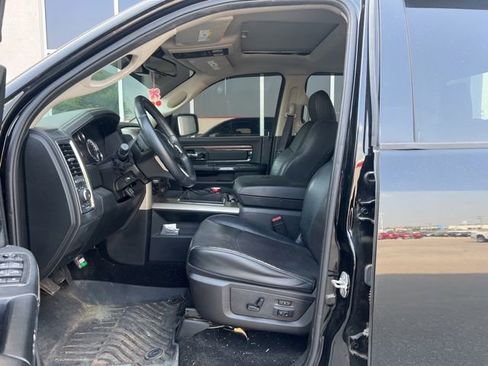 Used 2015 RAM 1500 Laramie w/ Convenience Group AWD/4WD image 7