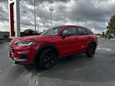 Used 2025 Honda HR-V Sport image 3