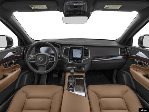 Used 2019 Volvo XC90 T5 Momentum w/ Multimedia Package FWD image 4