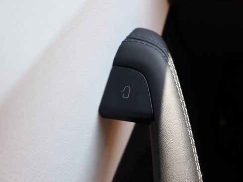 Used 2024 Tesla Model 3 Long Range AWD/4WD image 34